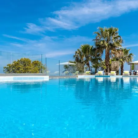 Lejlighedshotel Erietta 4*
